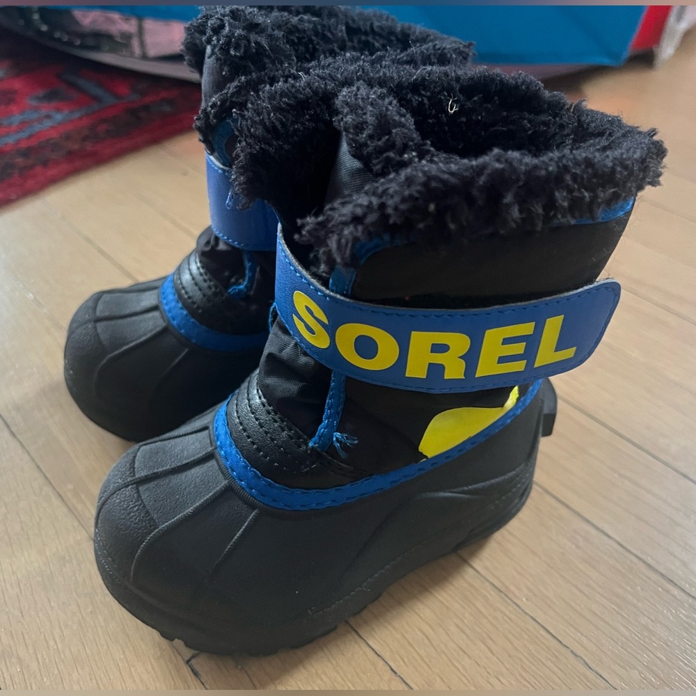 Sorel | Kids Black and Blue Snow Boots (Size 7)